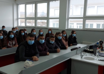 Policia e Kosovës mbanë ligjëratë në shkolla për parandalimin e ngacmimeve seksuale