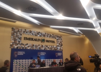 Alain Giresse zyrtarizohet te Kosova