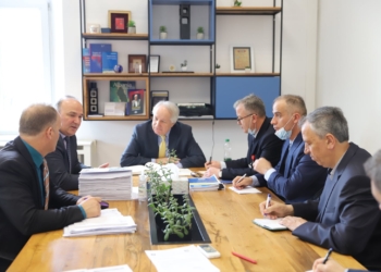 Bulliqi i kërkon Latifit lehtësira në rekrutimin e stafit mjekësor