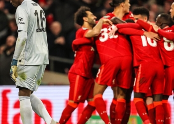 Liverpooli rrëmben trofeun e Carabao Cup, mposht Chelsean pas penalltive