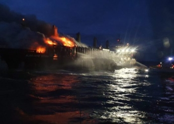 Targeti u kaplua nga zjarri në Greqi – 11 të zhdukur