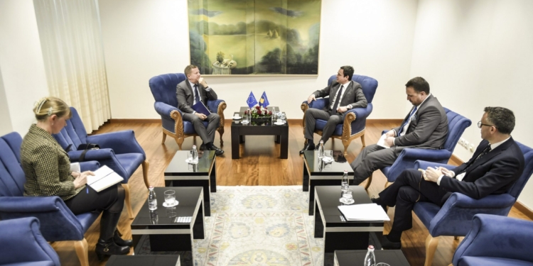 Szunyog falënderon Kosovën për rreshtimin krah BE-së pas sulmeve ruse në Ukrainë
