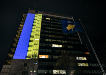 Mediat e huaja raportojnë për përkrahjen që Kurti i dha Ukrainës