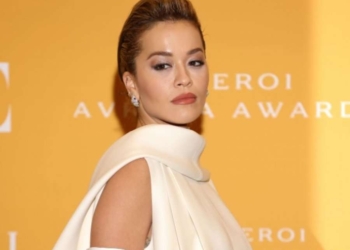 Rita Ora merrë pjesë në javën e Modës në Milano, mahnit me pamjen e saj