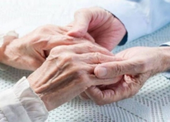 Gratë plaken më ngadalë se burrat