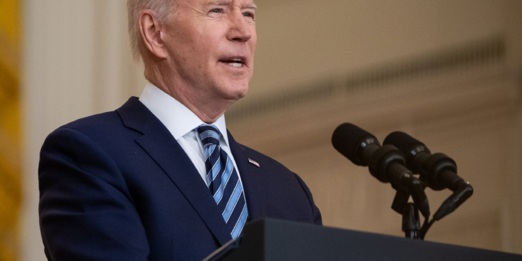 SHBA ndihmon me 350 milionë dollarë ushtrinë Ukrainase