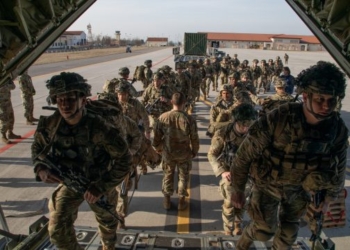NATO në gjendje të lartë gatishmërie, aktivizon 40 mijë ushtarë, mijëra prej tyre amerikanë