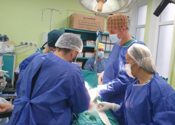 Në QKUK kryhet për herë të parë operacioni i ndërlikuar me jashtëqitje të një 21-vjeçareje