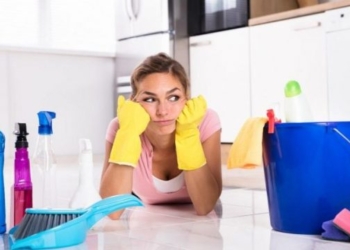 Gjërat në shtëpi që nuk duhet t’i pastroni me ujë