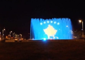 Shatërvani i Zagrebit ndriçohet me flamurin e Kosovës në nderë të 14 vjetorit të Pavarësisë