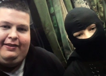 U arrestuan duke blerë uniforma e emblema të UÇK-së në Prishtinë, njëri nga serbët ka lidhje me MPB-në e Serbisë