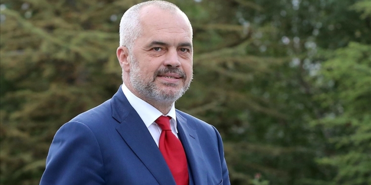 Edi Rama publikon foto epike për zhvillimet në Ukrainë