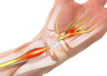 Ja çfarë tregon mpirja e duarve gjatë gjumit për shëndetin tuaj