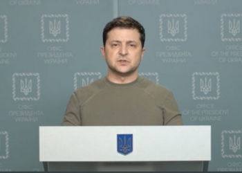 Zelensky: Bisedova me Macronin, armët nga partnerët tanë janë rrugës për Ukrainë