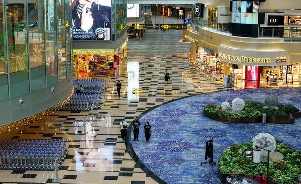 Aeroporti Changi për tetë vjet radhazi vlerësohet aeroporti më i mirë në botë