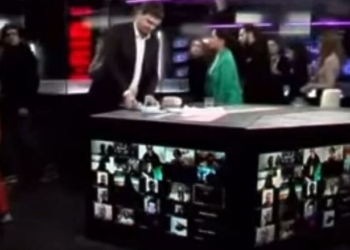 “Jo luftë” – Televizioni rus ndërpret transmetimin, gazetarët largohen nga studio!