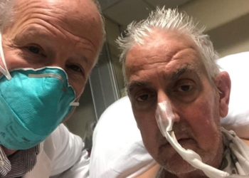 Vdes personi që iu transplantua zemra e derrit