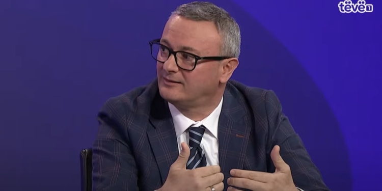 Arifi: Perëndimi ka mbyllur sytë për kushtetutën fashiste të Serbisë