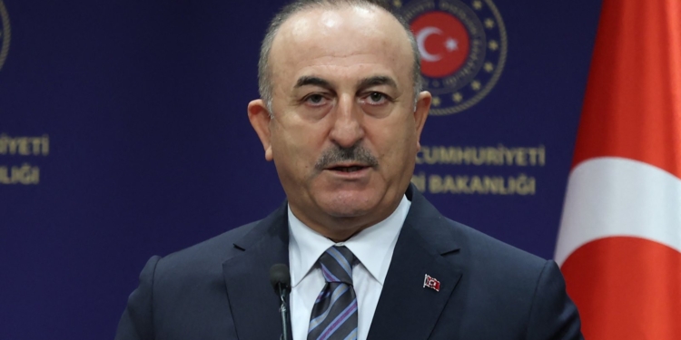 Çavusoglu: Zelensky dhe Putin mund të takohen ende nëse janë të arritshme kushtet për zgjedhjen e konfliktit