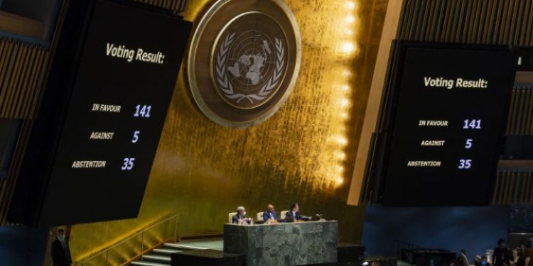 Asambleja e Përgjithshme e OKB-së voton rezolutën kundër agresionit rus në Ukrainë