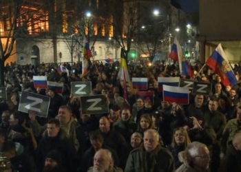 “Vuçiq shqiptar, e tradhtove Serbinë”, serbët protestojnë në mbështetje të popullit rus