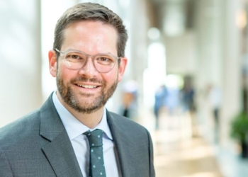 Eurodeputeti austriak e mbështet thirrjen e Torres që 5 vendet e BE-së ta njohin Kosovën