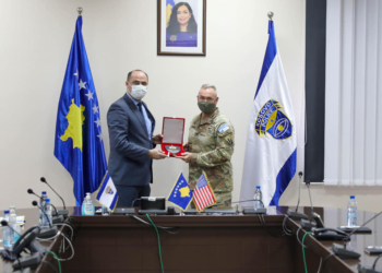 Komandati i KFOR-it falënderoi Policinë e Kosovës për bashkëpunimin