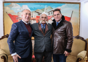 Nipi i Agim Ramadanit i dhuron 138 mijë euro për Fondin e Sigurisë