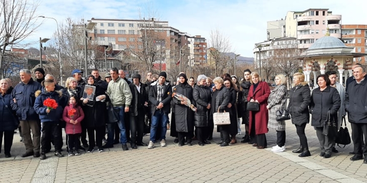 Homazhe për përvjetorin e masakrës në tregun e Mitrovicës