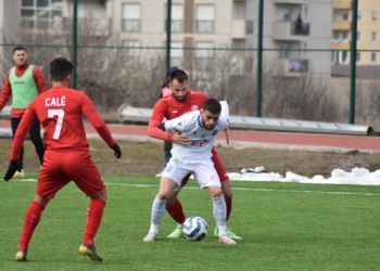 Dy gola në kryendeshjen e Superligës, Gjilani dhe Llapi ndajnë pikët