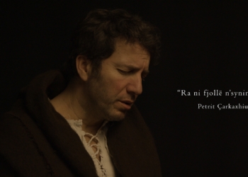 “Ra ni fjollë n’synin tem” publikohet nga Petrit Çarkaxhiu