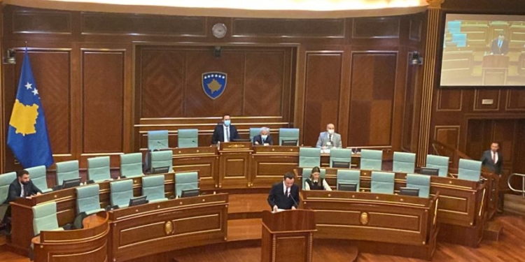 Kurti fton deputetët ta votojnë Kodin Civil