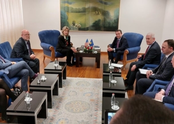 Nis takimi i Kurtit me delegacionin amerikan