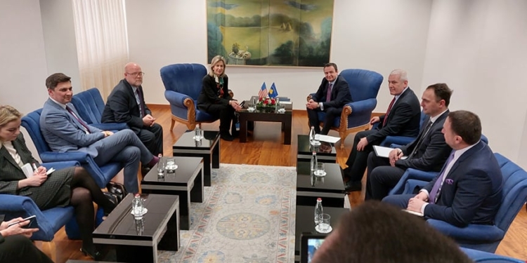 Nis takimi i Kurtit me delegacionin amerikan