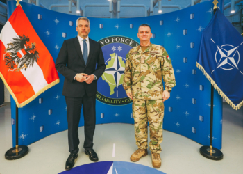 Kancelari austriak takohet me komandantin e KFOR-it, flasin për situatën e sigurisë në Kosovë