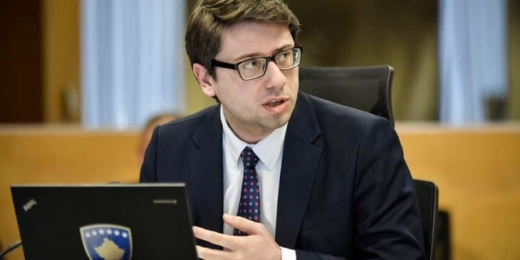 Qeveria miratoi sot 298 milionë euro projekte