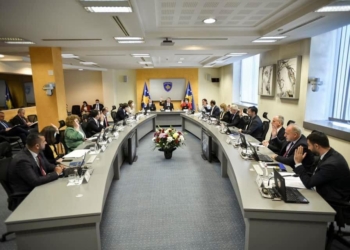 Qeveria miratoi sot 298 milionë euro projekte