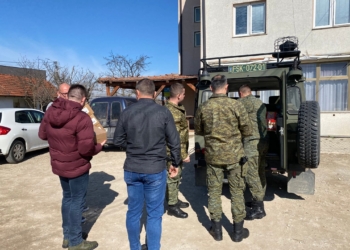 Shpërndajnë ndihma për familjet në nevojë FSK-ja dhe Ushtria Amerikane