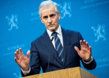 Kryeministri norvegjez bisedon me Putinin, i kërkon atij t’i japë fund luftës