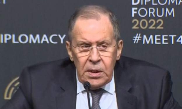 Lavrov thotë se ukrainasit po përdoren si mburoja njerëzore