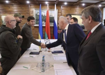 Rusia dhe Ukraina bien dakord për korridore për evakuimin e civilëve