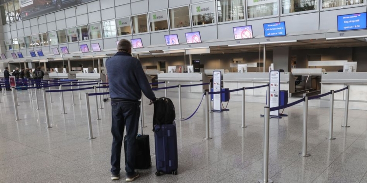 Anulohen qindra fluturime në Gjermani