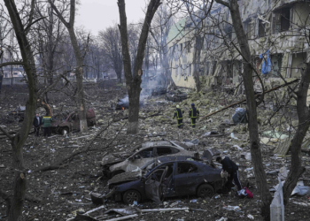 Tre të vdekur pas sulmit ajror rus në një maternitet në Mariupol