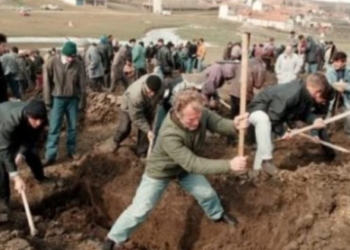 Rrëfimi për familjen Jashari: Serbët tentuan t’i varrosin në një gropë masive dhe larg medieve