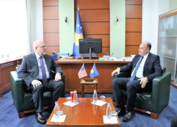 ​Hoxhaj takon ambasadorin Hovenier: Aleanca me SHBA-në, kyçe për të ardhmen tonë