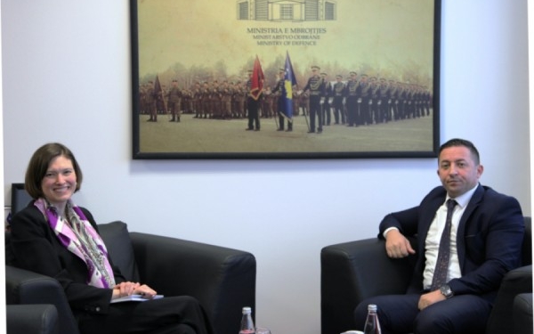 Mehaj takohet me Shefen e Operacioneve Aktuale të NATO-s, diskutojnë për zhvillimet gjeopolitike pas agresionit rus në Ukrainë