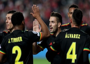 Interi takohet me agjentët e yllit të Ajaxit