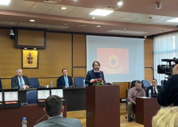 ​Dekorohen familjarët e 9 dëshmorëve të Brigadës “Agim Ramadani” nga Prishtina e Podujeva