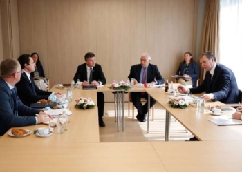 Lajçak: Kurti dhe Vuçiq do të takohen kur të pajtohen për diçka