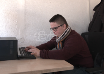 Aldi Hoxha thyen barrierat në punësim